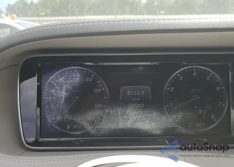 2016 Mercedes-Benz S 550 4Matic z USA, uszkodzony, nr VIN WDDUG8FB3GA210087